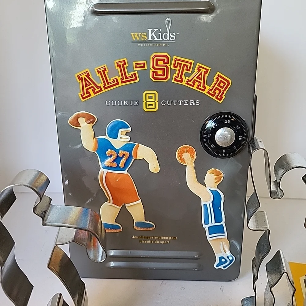 Williams-Sonoma 2007 Kids All-Star Sports Cookie Cutters